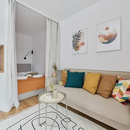 Cozy Jaworska With Free Garage By Renters 브로츠와프