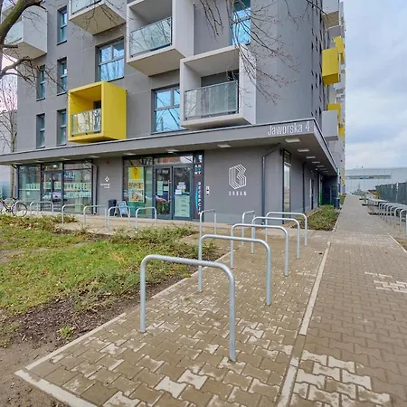 Cozy Jaworska With Free Garage By Renters ヴロツワフ