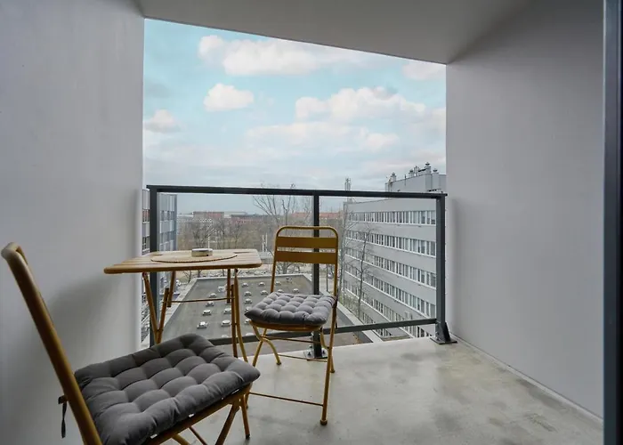 Cozy Jaworska With Free Garage By Renters 아파트