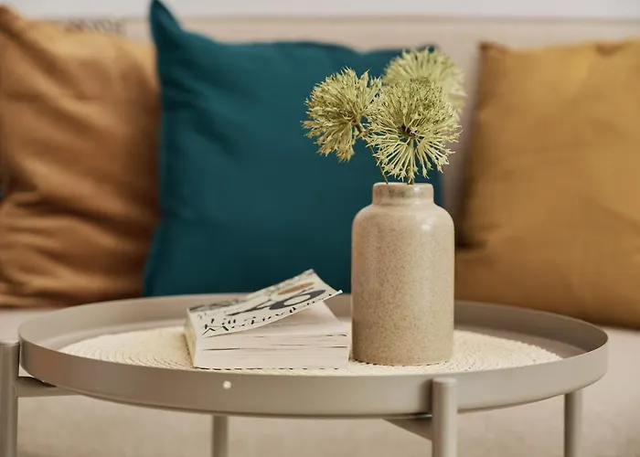 Cozy Jaworska With Free Garage By Renters 아파트 브로츠와프