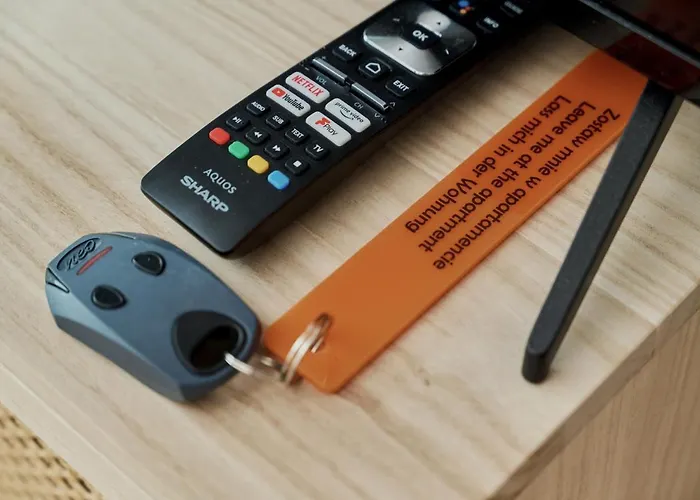 Cozy Jaworska With Free Garage By Renters 아파트 *