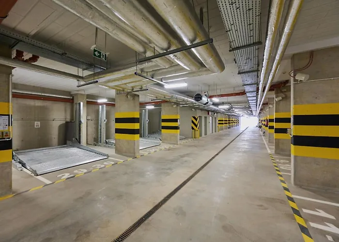 Cozy Jaworska With Free Garage By Renters 아파트